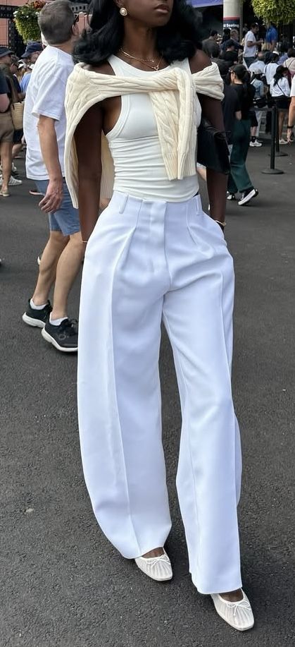 Cloud Dancer, Blanco, Color Pantone 2026, Moda, Tips, Política